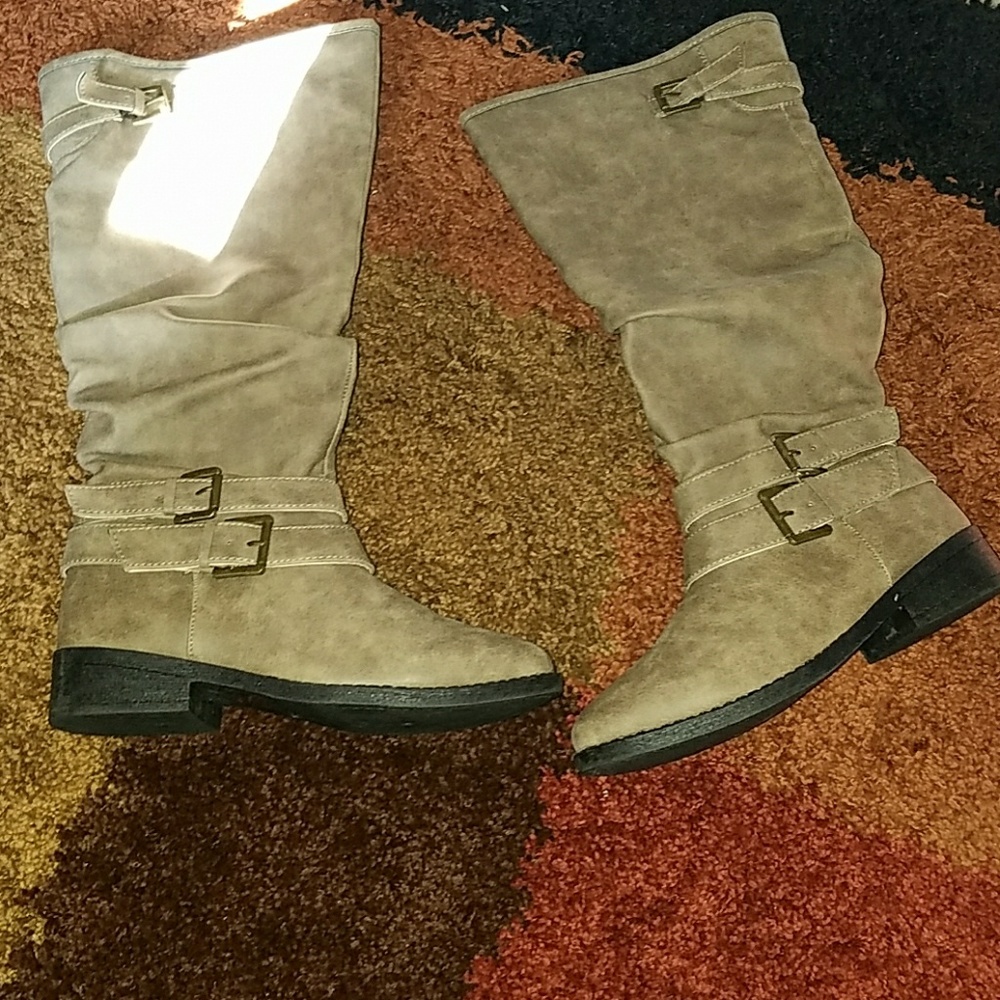 Size 6 womens tan boots Charlotte russe